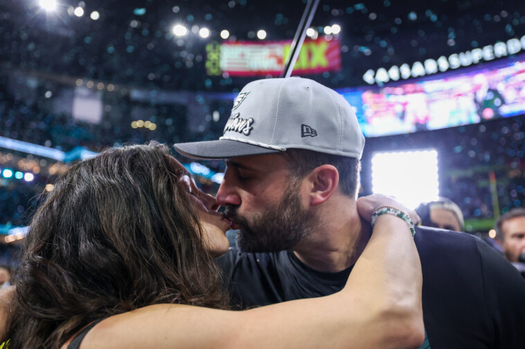 nick-sirianni-has-emotional-super-bowl-2025-postgame-moment-with-wife,-kids