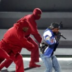 watch:-protester-unfurls-palestinian-flag-at-super-bowl-halftime-show,-gets-apprehended