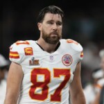 super-bowl:-travis-kelce-doesn’t-address-potential-retirement,-but-patrick-mahomes-thinks-he-‘has-a-lot-of-football-left’