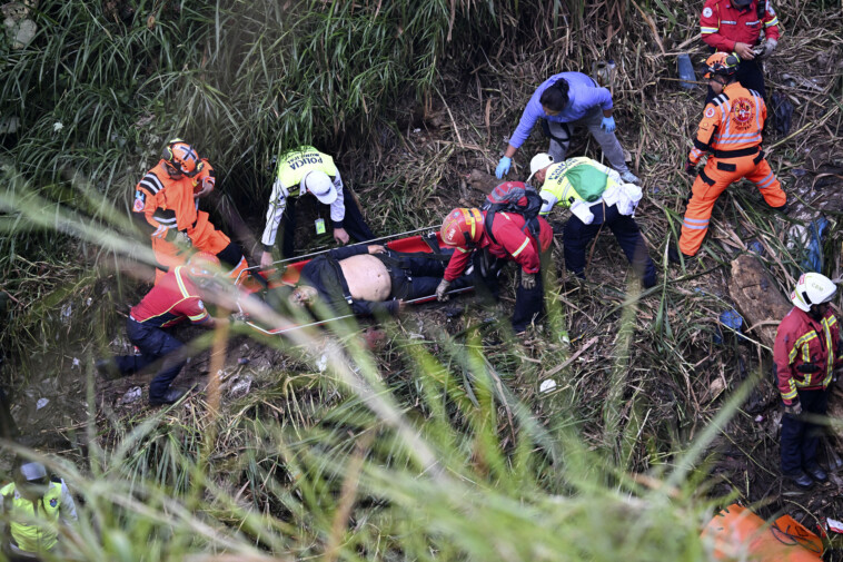 at-least-30-dead-after-bus-in-guatemala-drives-off-bridge-into-ravine:-‘heartbreaking’