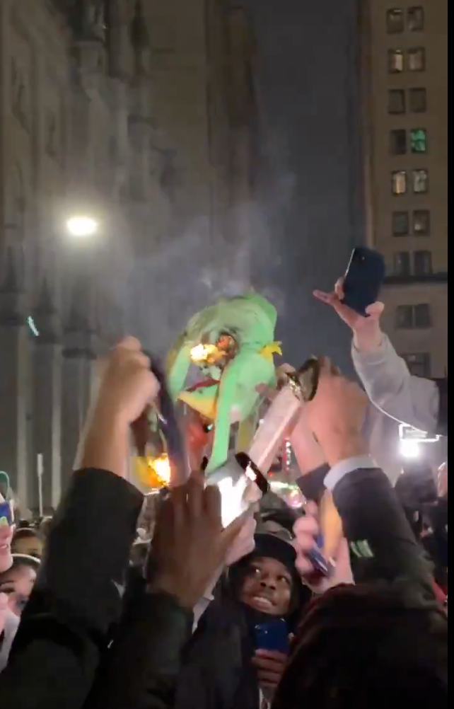 eagles-fans-burn-kermit-puppet,-chant-‘f–k-taylor-swift’-in-vile-super-bowl-2025-celebrations