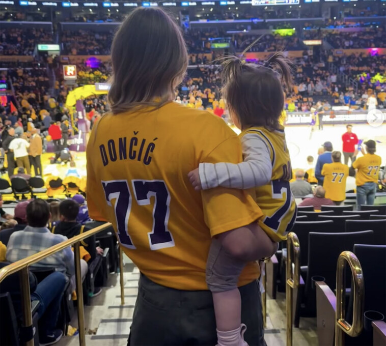 luka-doncic’s-fiancee-takes-in-scene-for-his-anticipated-lakers-debut-in-new-photos