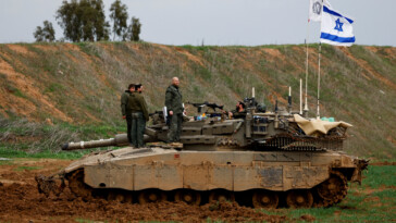 israel-will-begin-gaza-war-again-unless-hamas-releases-hostages-by-noon-saturday,-netanyahu-says