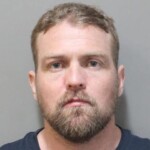 texas-dentist-nabbed-with-100-canisters-of-laughing-gas-after-police-chase:-‘he-has-a-problem’