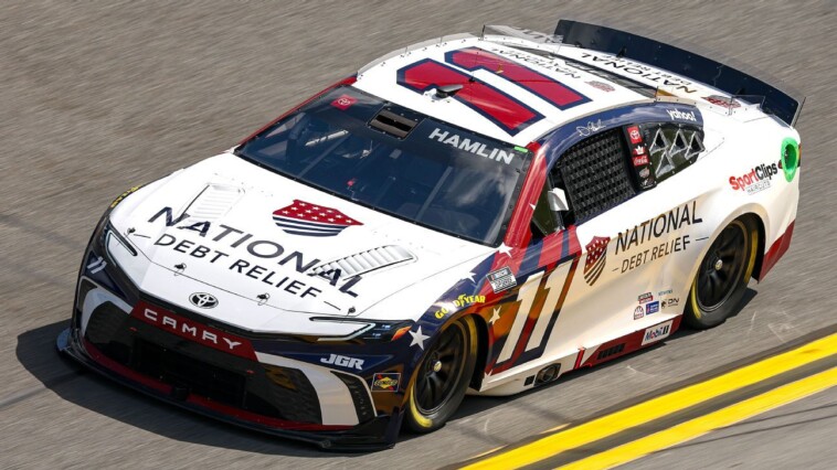 hamlin,-toyotas-pace-daytona-500-first-practice