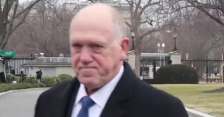 watch:-normally-gruff-homan-gets-happiest-look-we’ve-ever-seen-when-asked-about-rounding-up-foreign-flag-waving-protesters