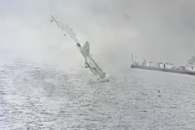 new-footage-shows-moment-military-fighter-jet-crashes-into-san-diego-bay-as-pilots-eject-safely