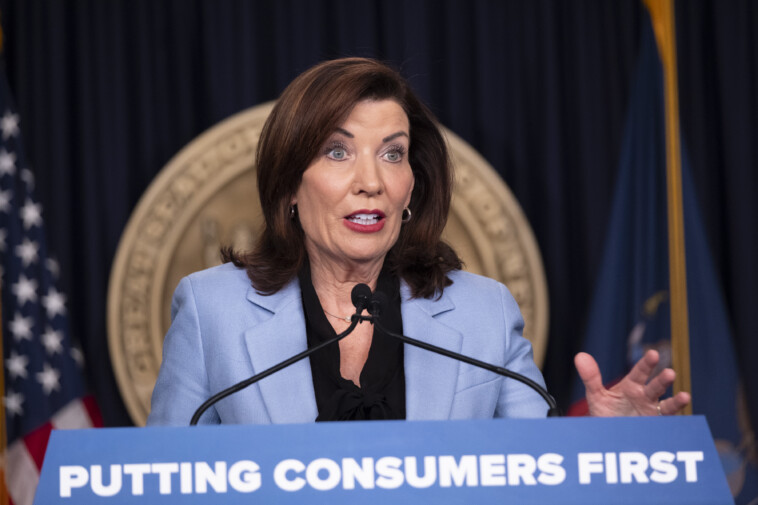 gov.-kathy-hochul-puts-off-trump-meeting-in-wake-of-bombshell-doj-lawsuit-against-ny-over-sanctuary-status