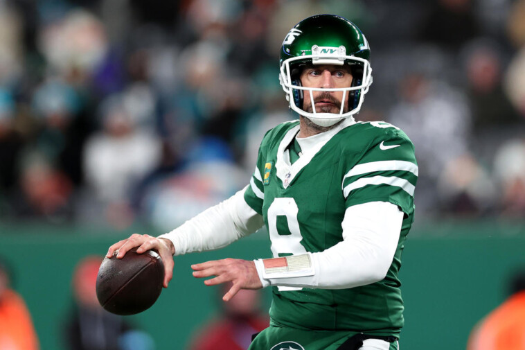 aaron-rodgers-won’t-return-to-jets-in-2025-as-team-decides-to-‘move-in-a-different-direction’