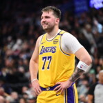 luka-doncic-off-to-uneven-lakers-beginning-as-‘out-of-shape’-talk-festers