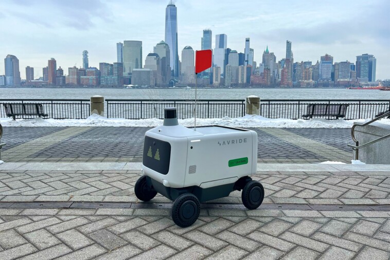 uber-launches-robot-food-delivery-service-in-jersey-city