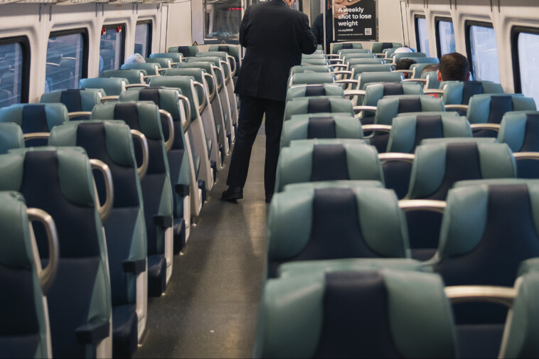 metro-north’s-beloved-quiet-car-is-gone-for-good-—-and-nyc-commuters-are-melting-down-over-it