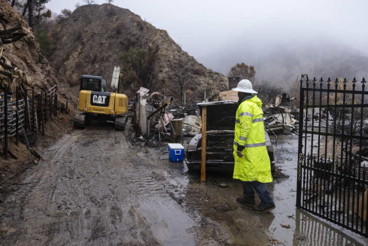 fire-ravaged-la-county-hit-with-mudslides,-flooding-as-heavy-rain-drenches-region