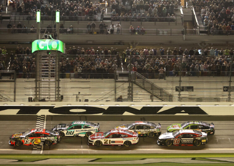 nascar-moves-up-start-time-of-daytona-500-by-an-hour