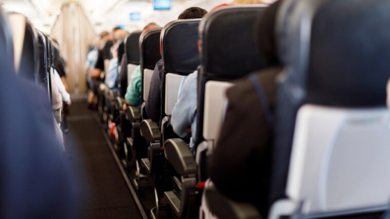 flight-passenger’s-awkward-seat-assignment-has-travelers-sounding-off