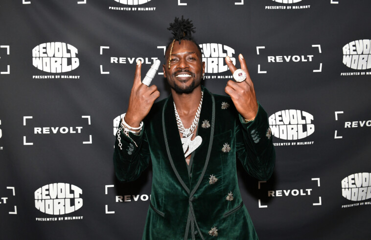 antonio-brown-exposes-alleged-private-messages,-half-naked-photo-of-singer-keyshia-cole-in-controversial-tweet