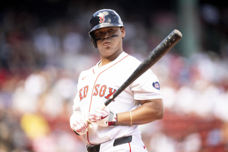 rafael-devers-has-no-interest-in-ceding-3b-to-new-gold-glove-red-sox-teammate-alex-bregman:-‘third-base-is-my-position’