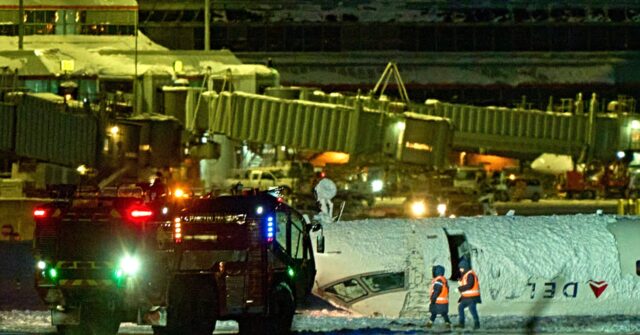 video:-dramatic-footage-shows-delta-plane-crashing-and-flipping-over-in-toronto