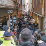 thousands-of-tourists-squeeze-down-venice-streets-ahead-of-controversial-entry-fee:-‘fight-for-survival’