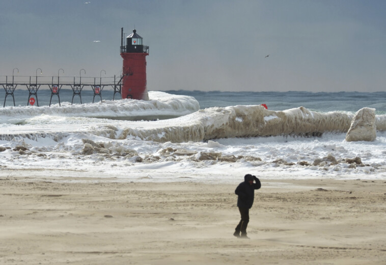 winter’s-next-wave-of-storms-takes-direct-aim-at-east-coast,-threatening-heavy-snow-in-several-states