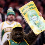 seattle-mayor-bruce-harrell’s-joke-about-sonics’-return-doesn’t-go-over-well