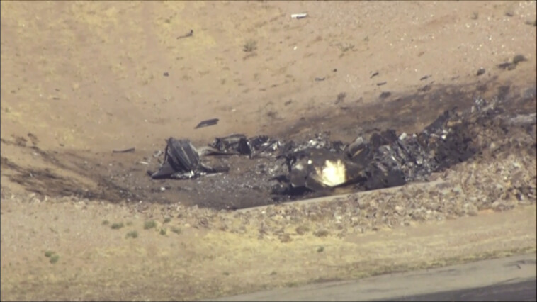 2-killed-in-arizona-plane-crash-after-collision-on-runway