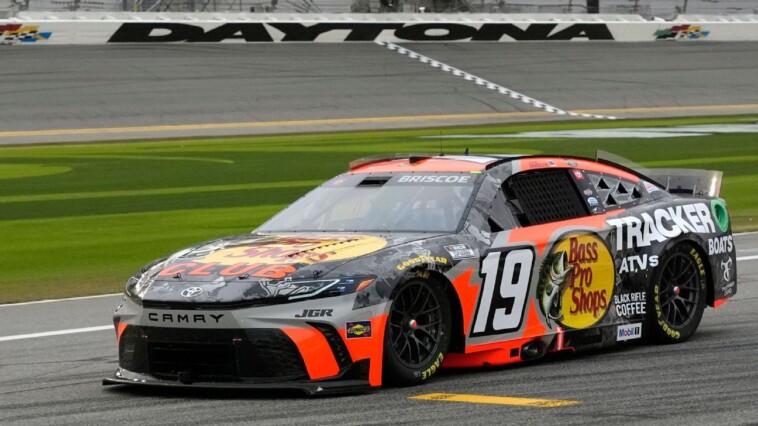 joe-gibbs-racing-fined-$100k-for-modified-spoiler