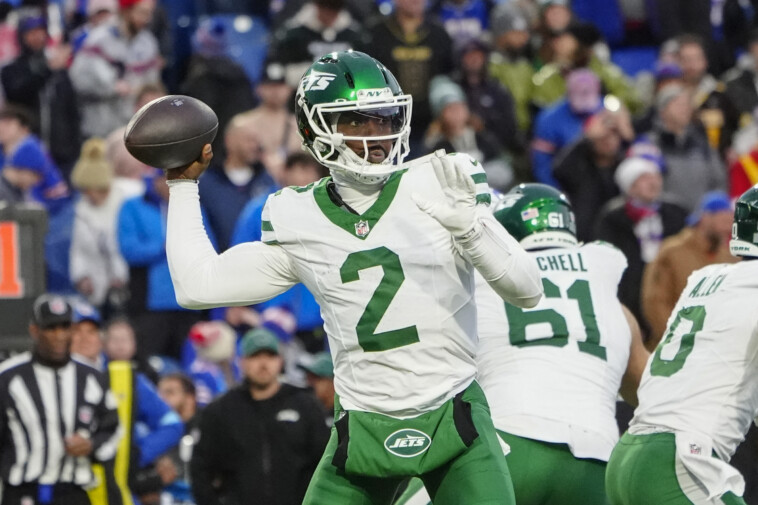 tyrod-taylor-has-done-it-all-in-the-nfl,-and-the-jets-may-need-him-to-do-it-again