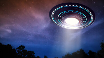 ufo-sighting-grounds-airport-flights:-‘contact-is-definitely-happening-before-2027’