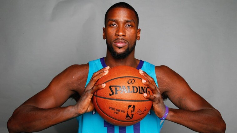 ex-nba-star-michael-kidd-gilchrist-getting-the-word-out-about-stuttering