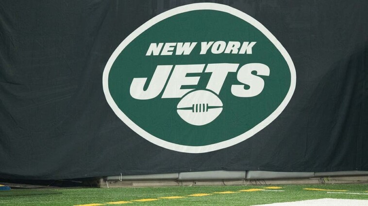 new-york-jets-player-robbed-at-gunpoint-in-new-jersey-after-being-‘targeted-and-followed’-by-suspects:-report