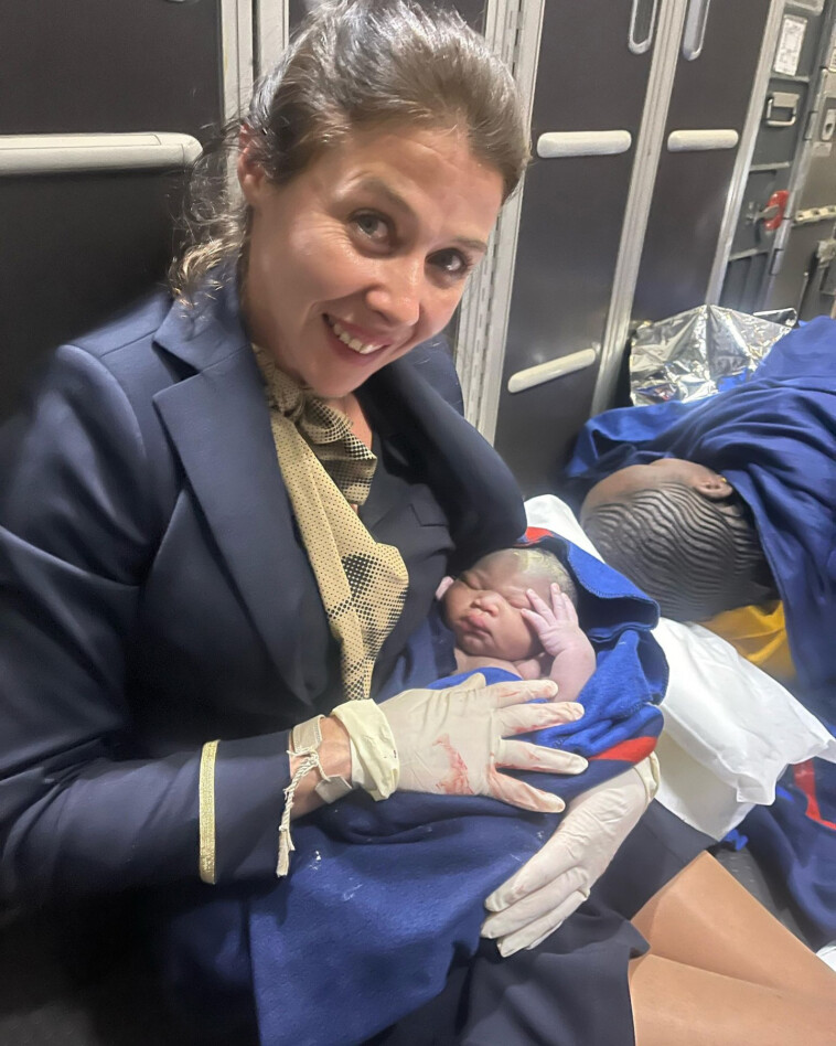 brussels-airlines-flight-attendant-helped-deliver-‘magical’-baby-girl-shortly-after-take-off