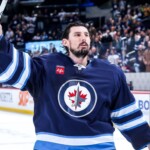 connor-hellebuyck,-alex-ovechkin-and-the-biggest-nhl-betting-storylines