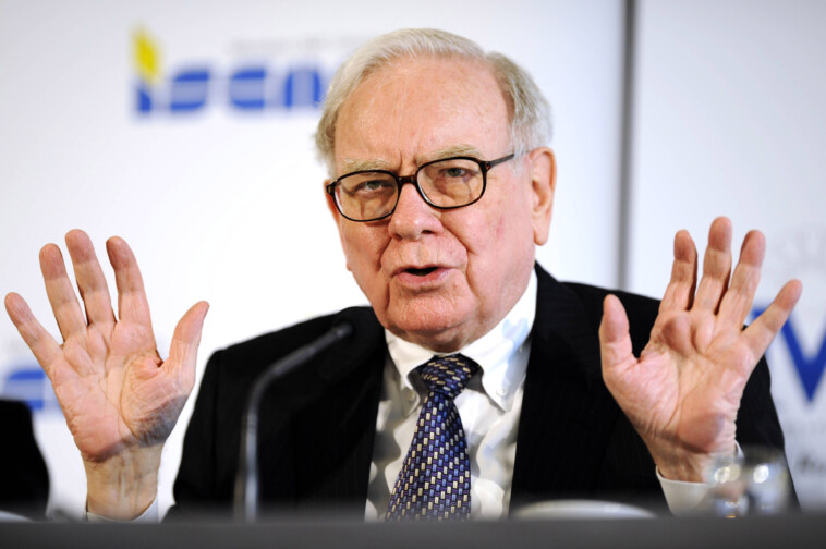 warren-buffett-urges-trump-to-spend-government-funds-wisely,-protect-us-dollar