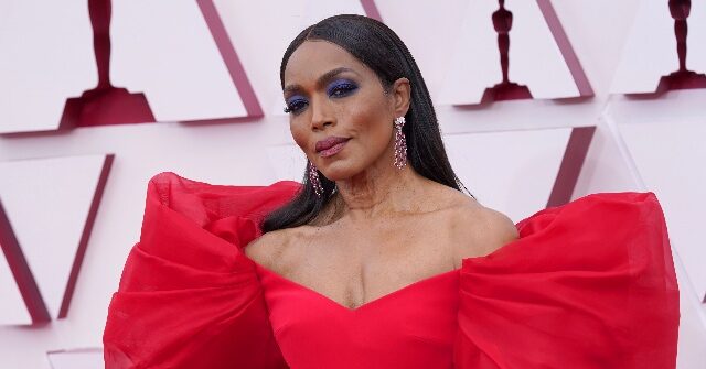 angela-bassett-says-she-deserved-supporting-actress-oscar-for-‘wakanda-forever’-over-jamie-lee-curtis:-‘i-have-put-in-the-time’