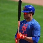 soto-slams-426-foot-hr-in-1st-at-bat-with-mets