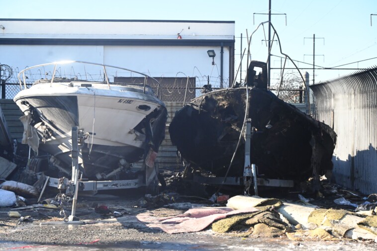 separate-boat-fires-in-nj,-ny-overnight-kill-2-women,-send-3-to-hospital:-officials