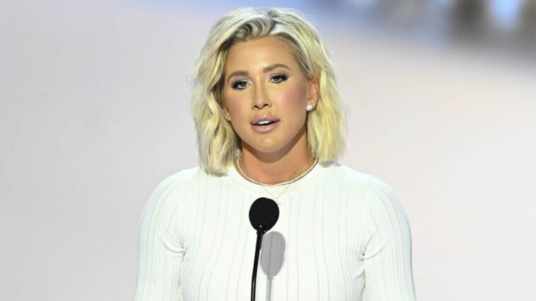 savannah-chrisley-says-she-‘lost-some-deals’-over-trump-support,-conservative-beliefs