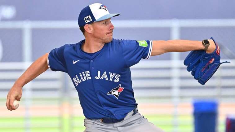 blue-jays’-chris-bassitt-serves-fantasy-football-punishment-during-spring-training-game