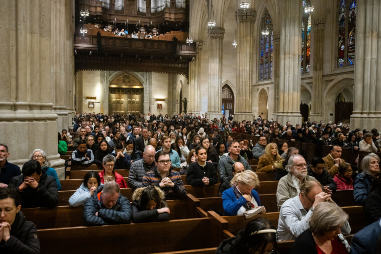 faithful-flock-to-st.-patrick’s-cathedral-to-pray-for-pope-francis-in-battle-with-double-pneumonia