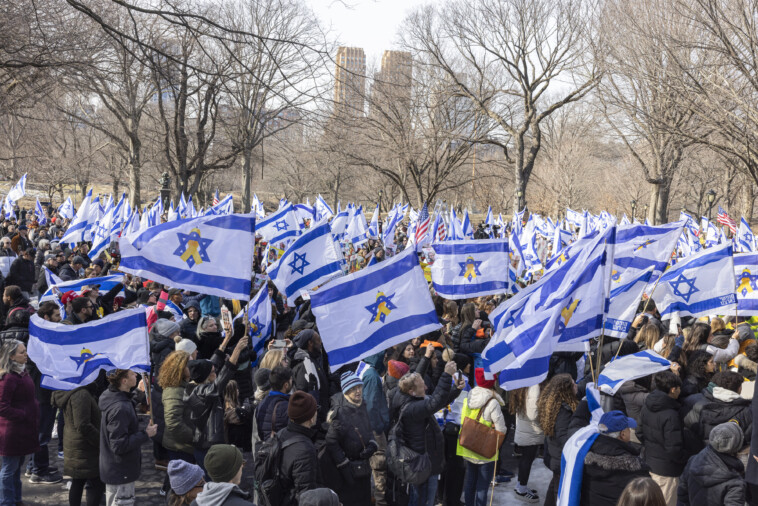 hundreds-gather-in-central-park-for-one-of-biggest-rallies-yet-to-support-israeli-hostages