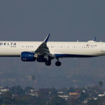 video:-delta-flight-carrying-162-makes-emergency-landing-at-lax-after-smoke-scare