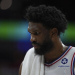 joel-embiid-sits-out-4th-quarter-as-sixers-lose-to-nets,-team-considering-‘alternative-options’-on-injured-knee