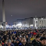 thousands-gather-outside-vatican-to-offer-prayers-for-ailing-pope-francis