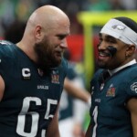 eagles’-lane-johnson-has-1-emoji-response-to-call-to-ban-‘tush-push’