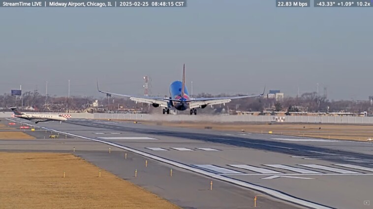 southwest-plane-nearly-collides-with-private-jet-at-chicago-midway-airport