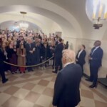 president-trump-delights-visitors-with-surprise-appearance-on-first-day-of-resumed-white-house-tours