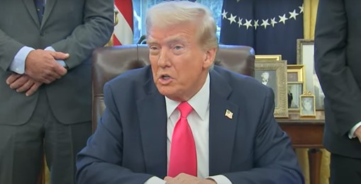 watch:-president-trump-smacks-down-leftist-‘reporter’-with-a-simple-reminder-after-media-hack-asks-a-dumb-question-regarding-him-‘targeting’-people