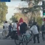 mob-of-‘20-to-30′-vicious-bike-riding-teens-gang-up-and-beat-la-driver-‘in-broad-daylight’:-video