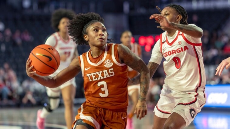 women’s-power-rankings:-texas-takes-over-the-no.-1-spot,-notre-dame-drops-down